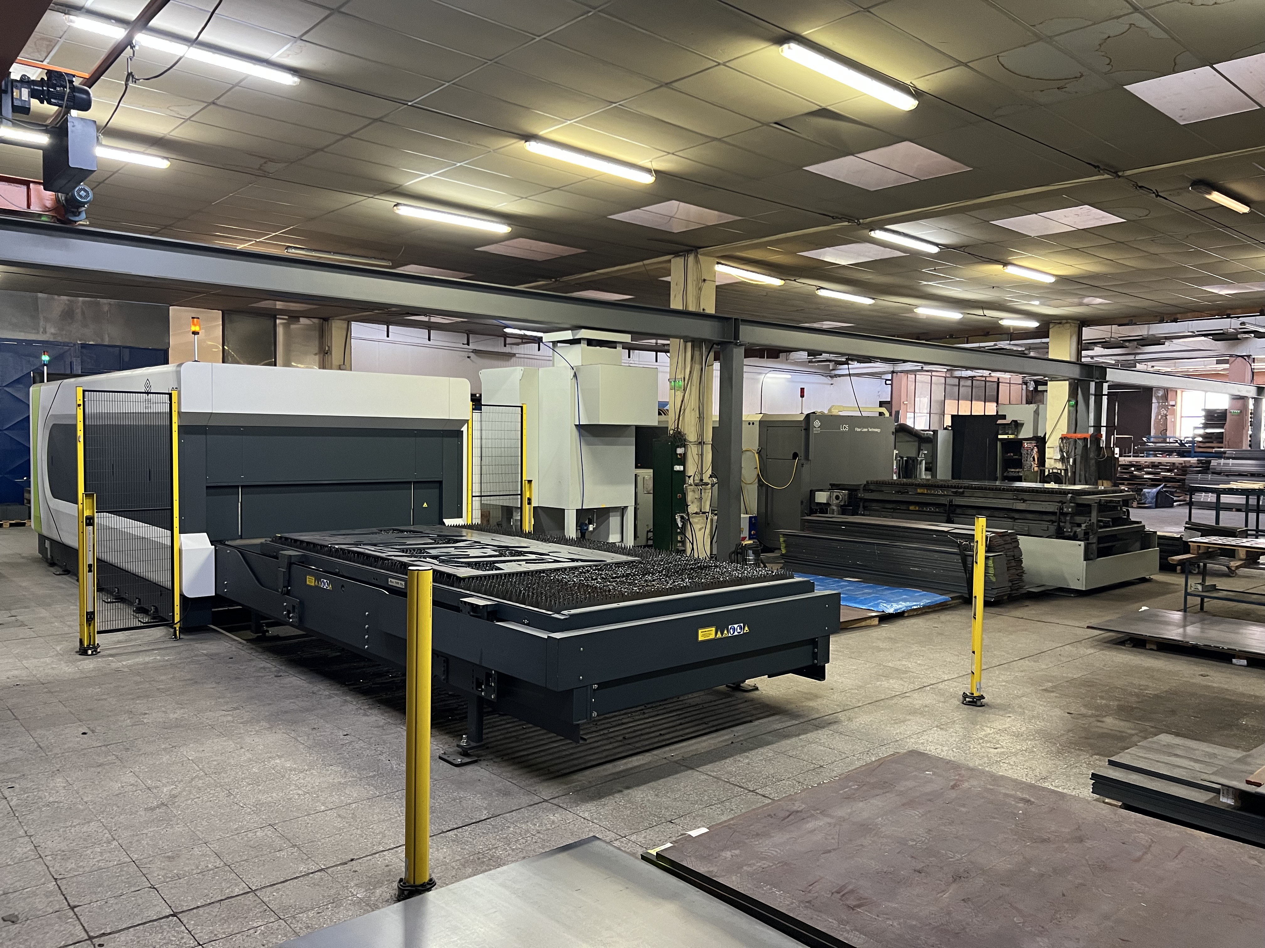 Laser cutting