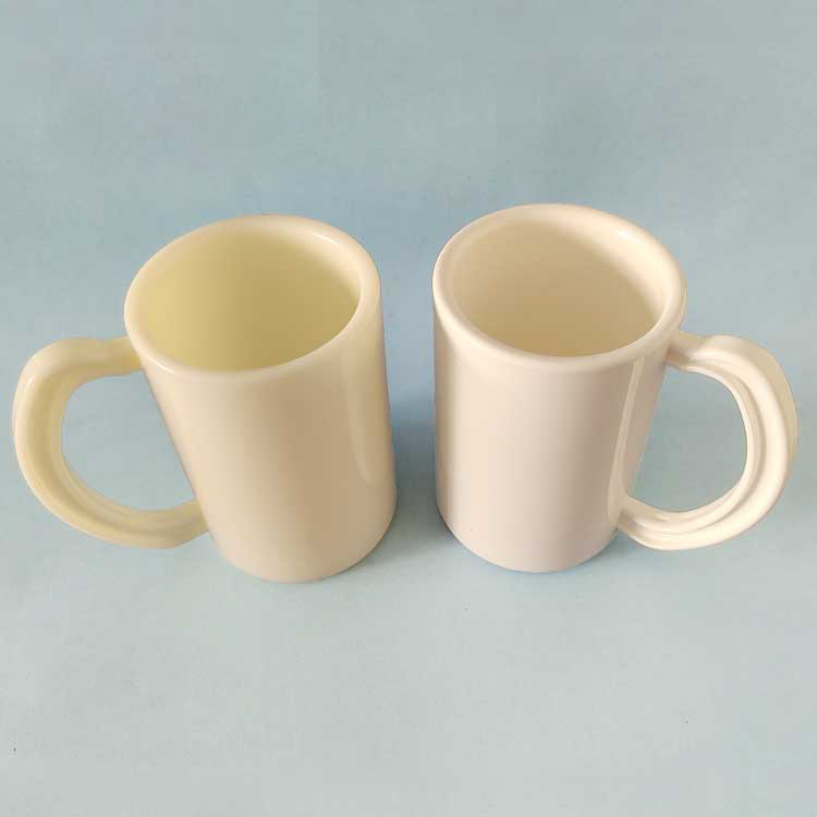 Double wall plastic mug with handle