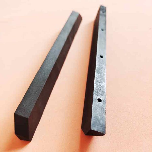 Thick-walled injection molding plastic guide rail